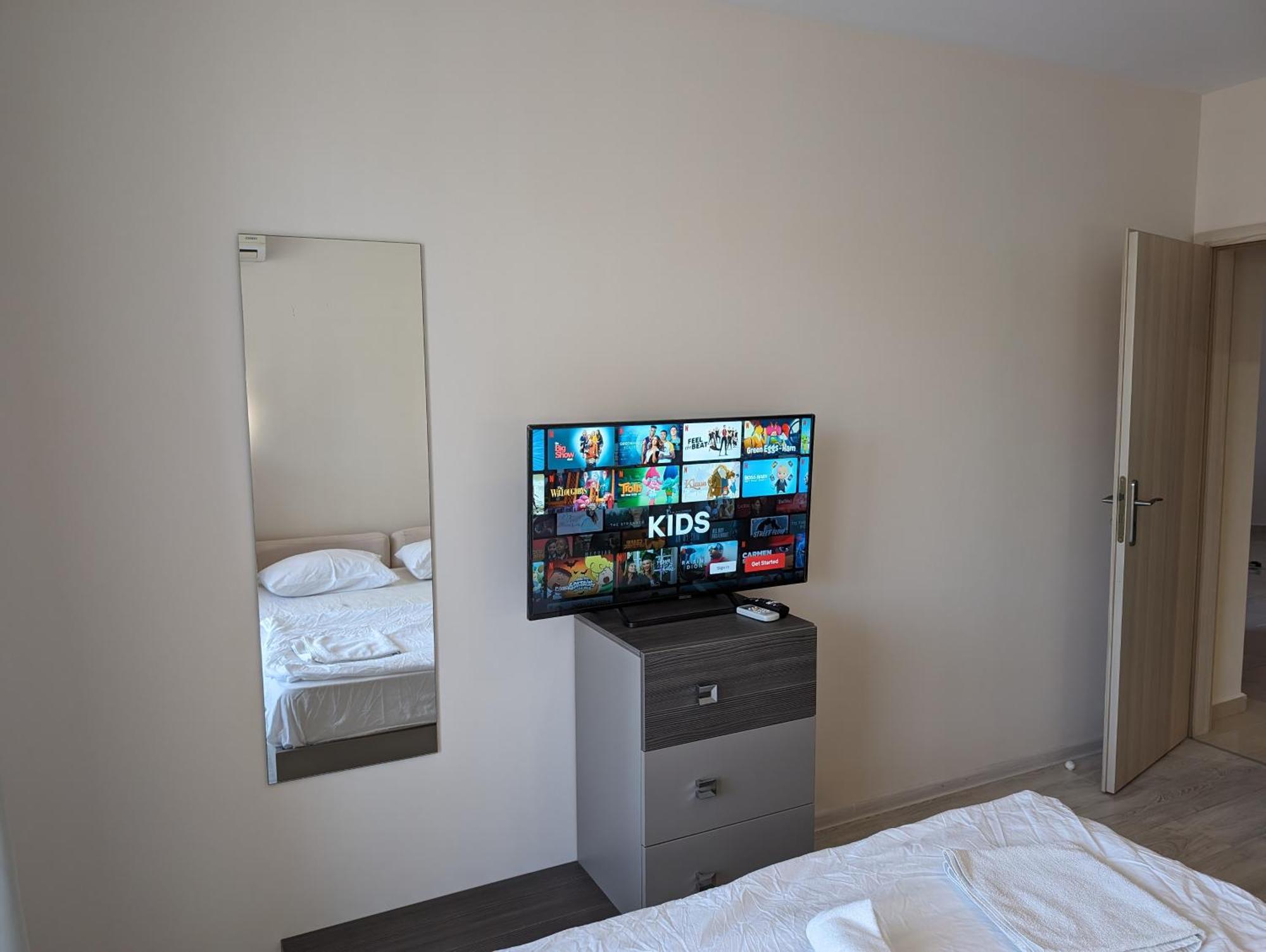 Sunny Star Dreams Condo W Prime Location, Pool, Sea View Sveti Vlas Exterior photo